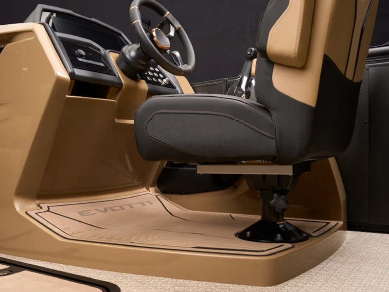 Roan Bronze helm and captain's chair aboard an Evotti 700 Series pontoon