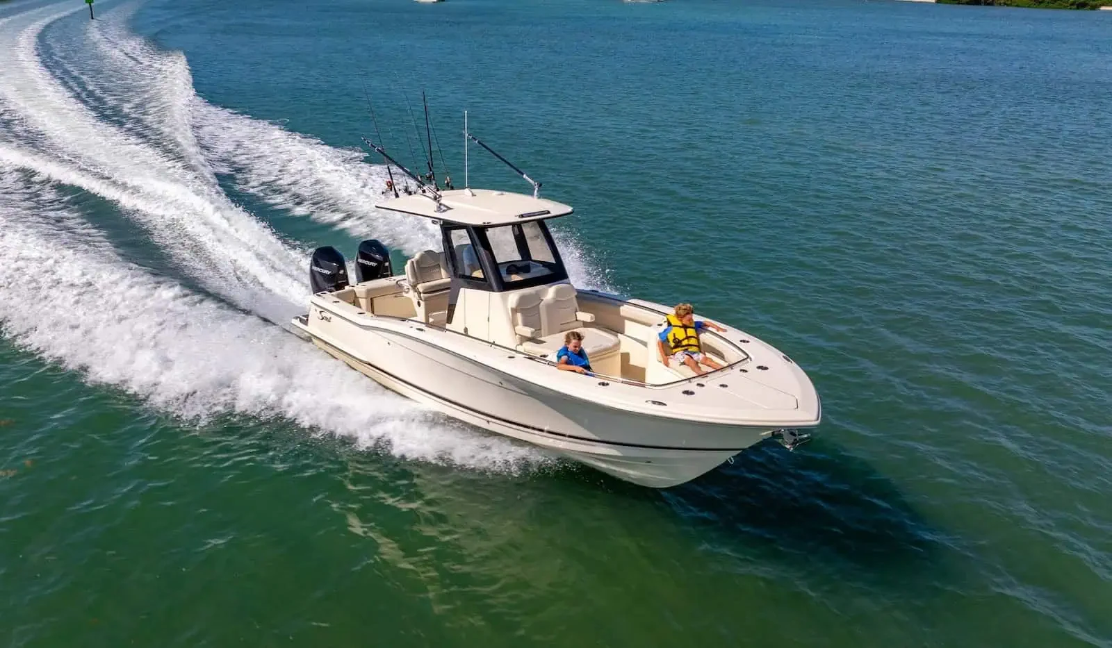 Scout 288 LXF running with a family aboard