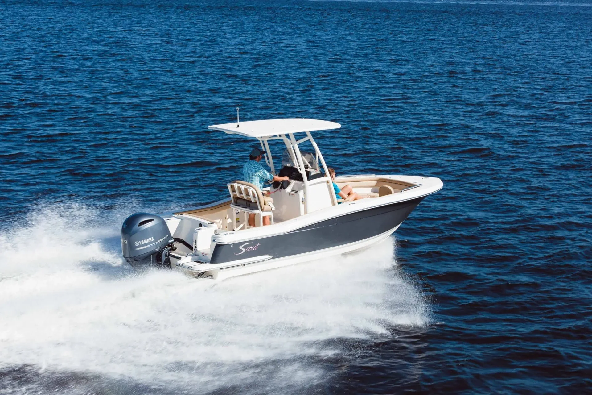 Scout 215 XSF center console running on the water