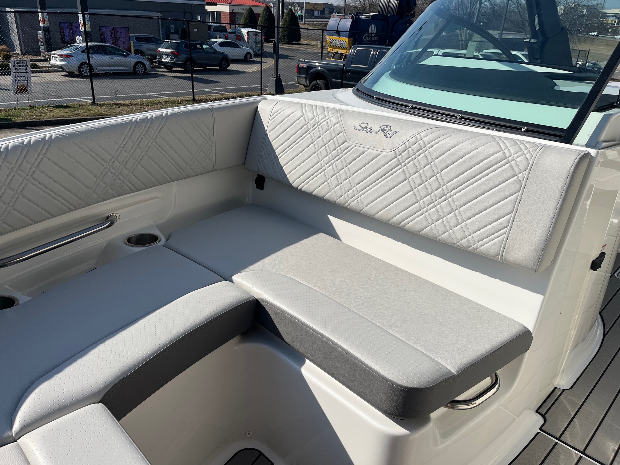 2026 Sea Ray SDX250 photo 3