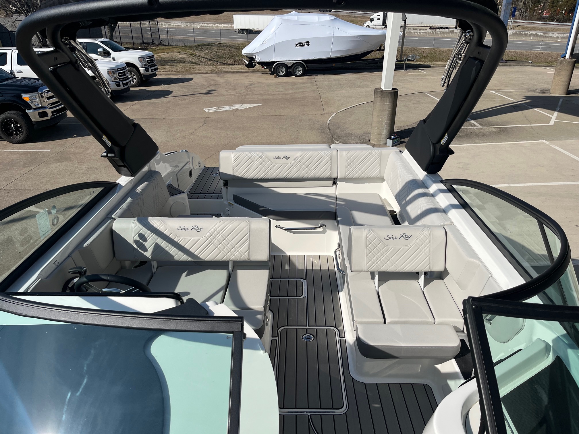 2026 Sea Ray SDX250 photo 5