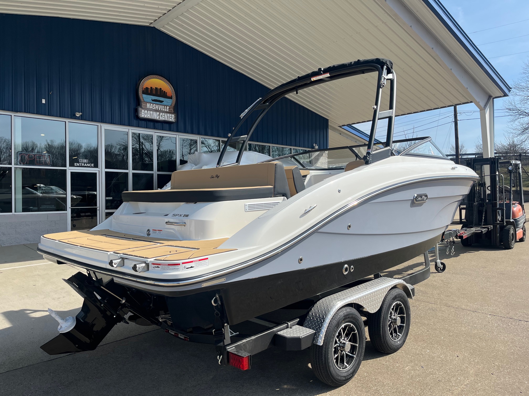 2026 Sea Ray SPX210 photo 6