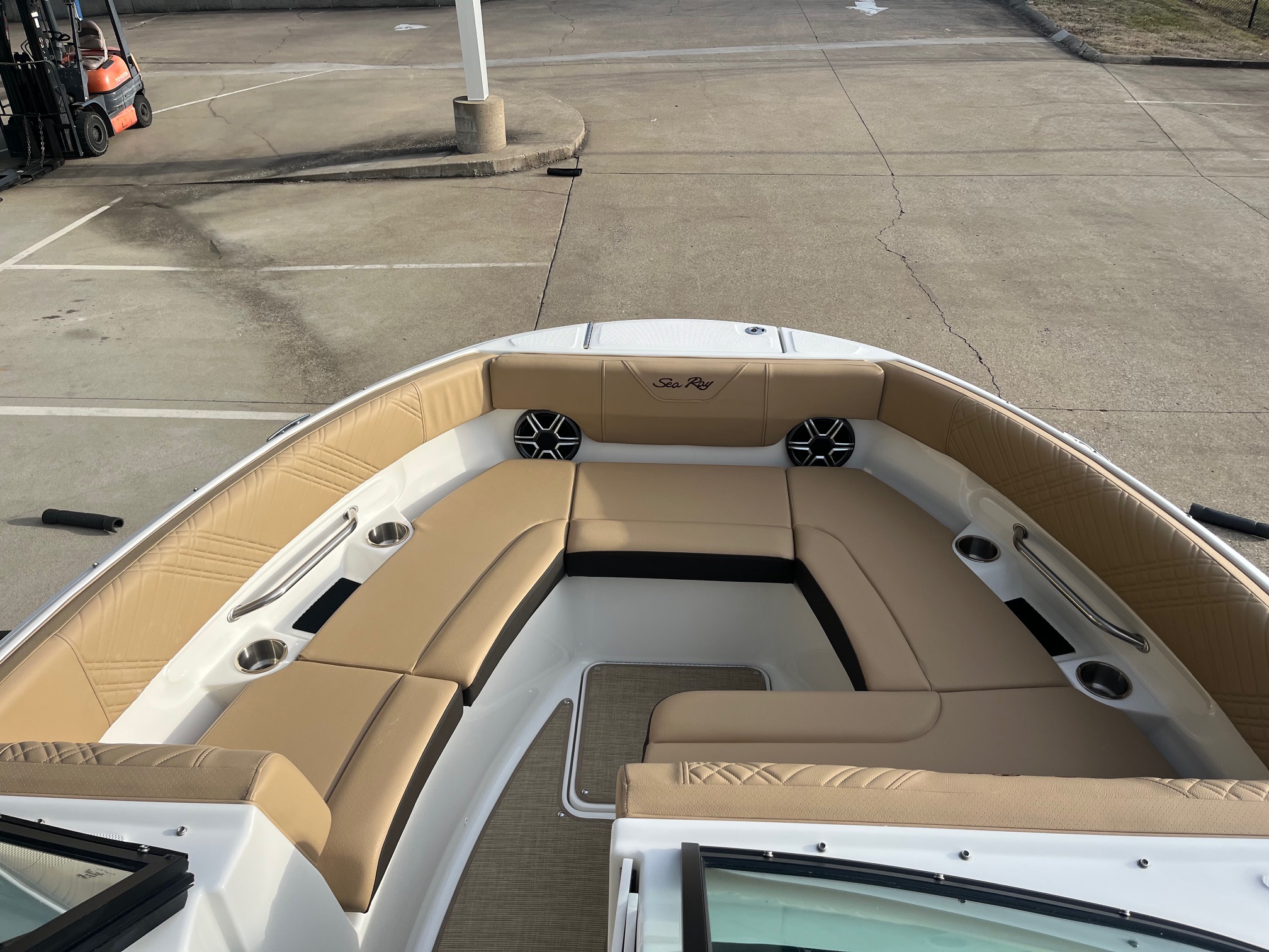 2026 Sea Ray SDX 250 Surf photo 2