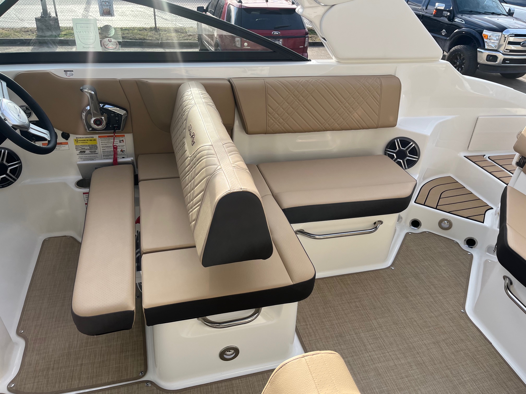 2026 Sea Ray SDX 250 Surf photo 6