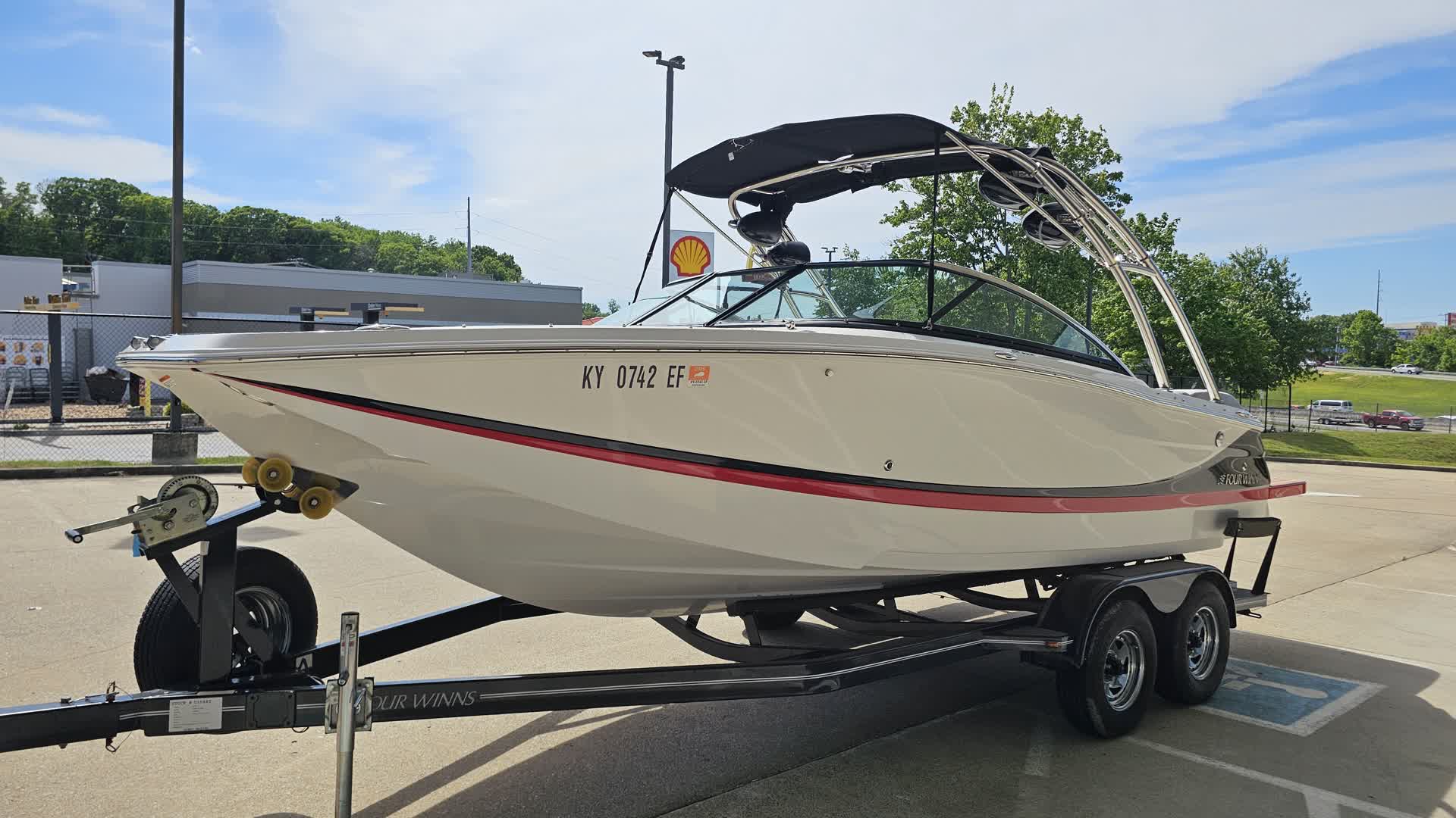 2009 Four Winns SL222 photo 2