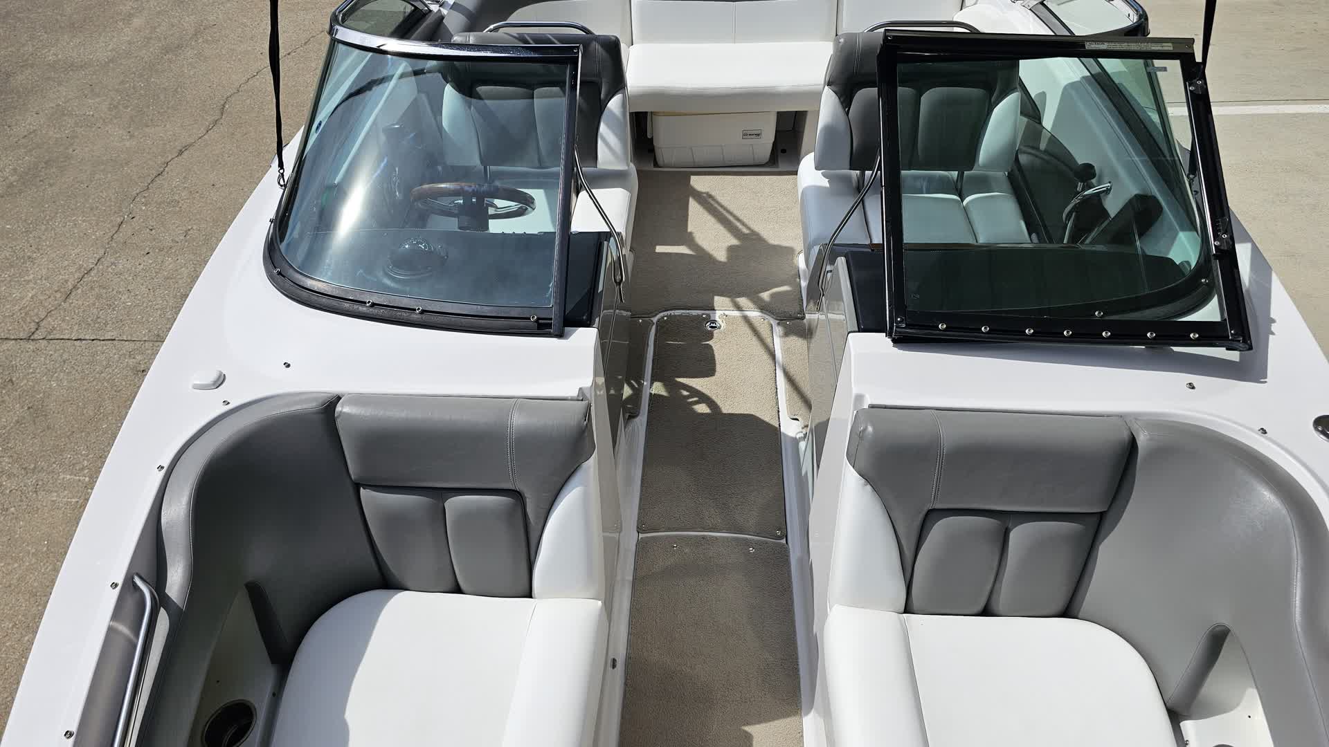 2009 Four Winns SL222 photo 4