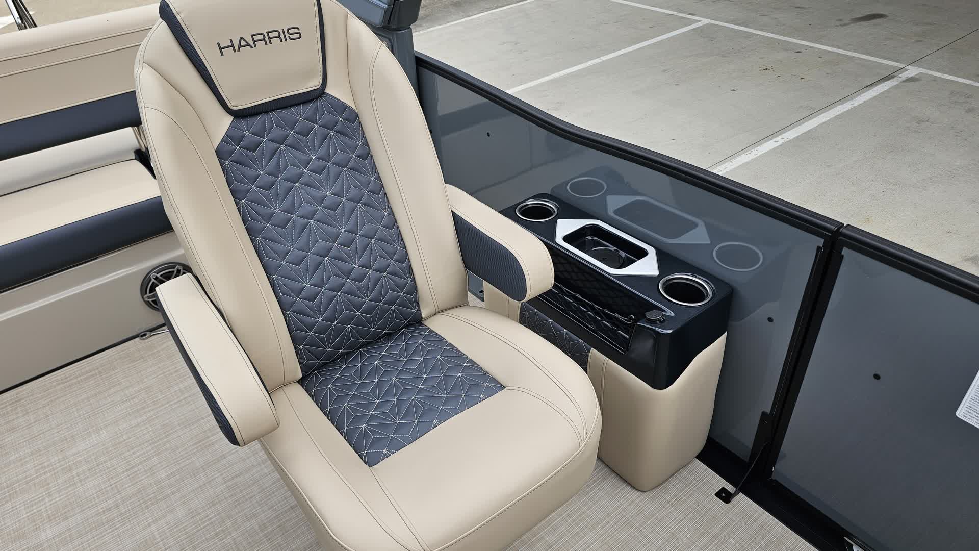 2027 Harris Grand Mariner 230 SLDH photo 4