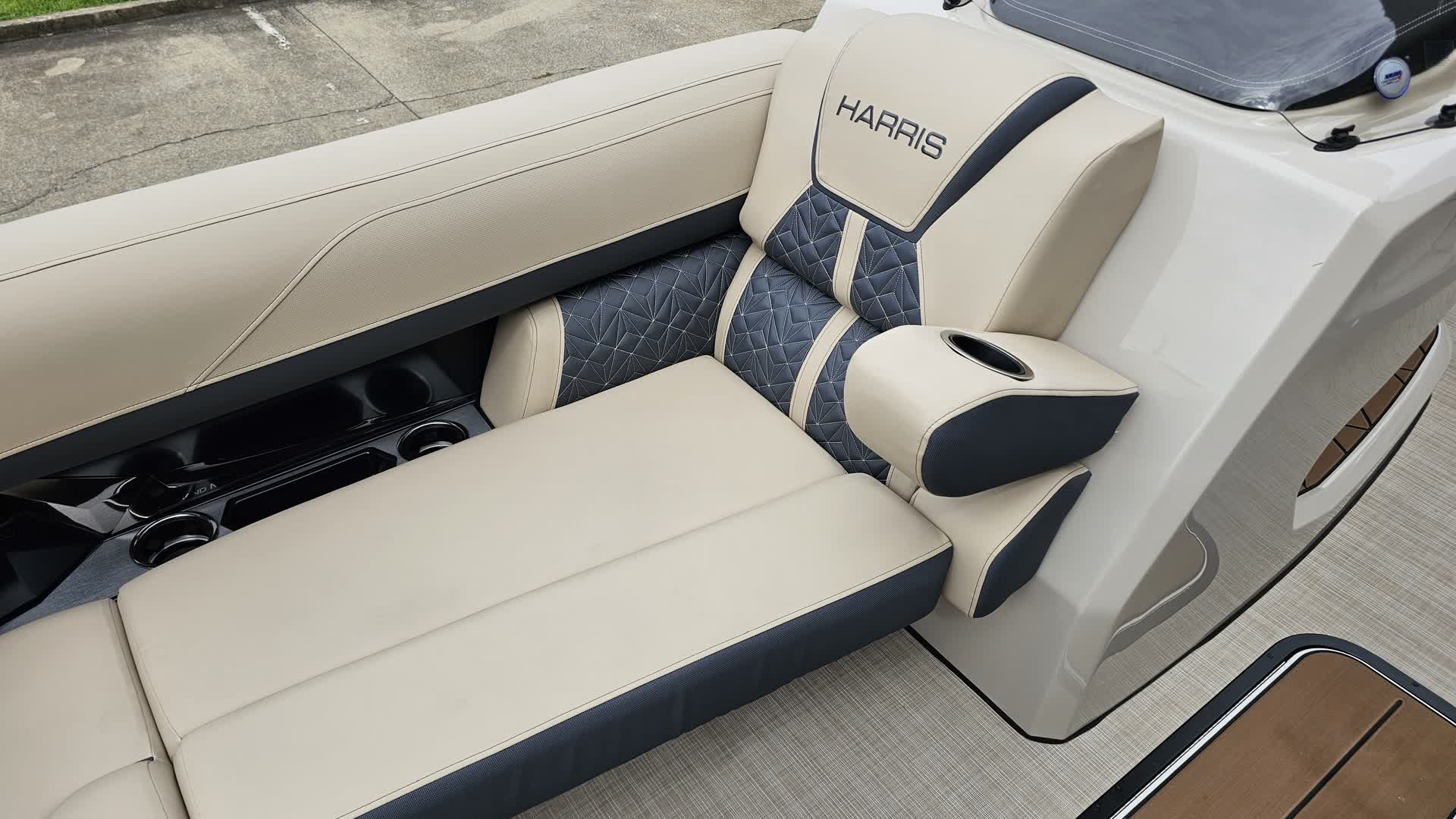 2027 Harris Grand Mariner 230 SLDH photo 6