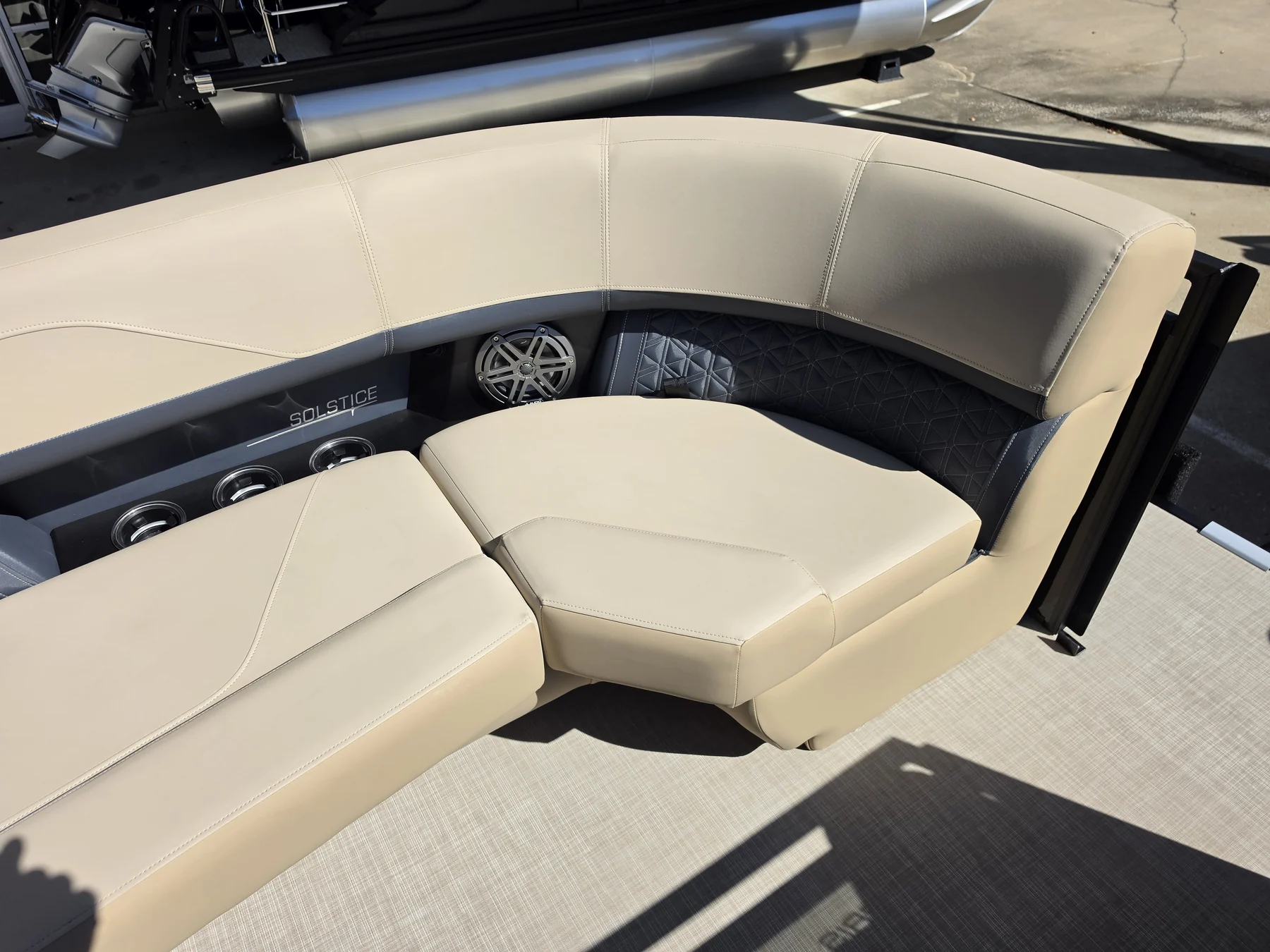 2027 Harris Solstice 230 SLDH photo 9