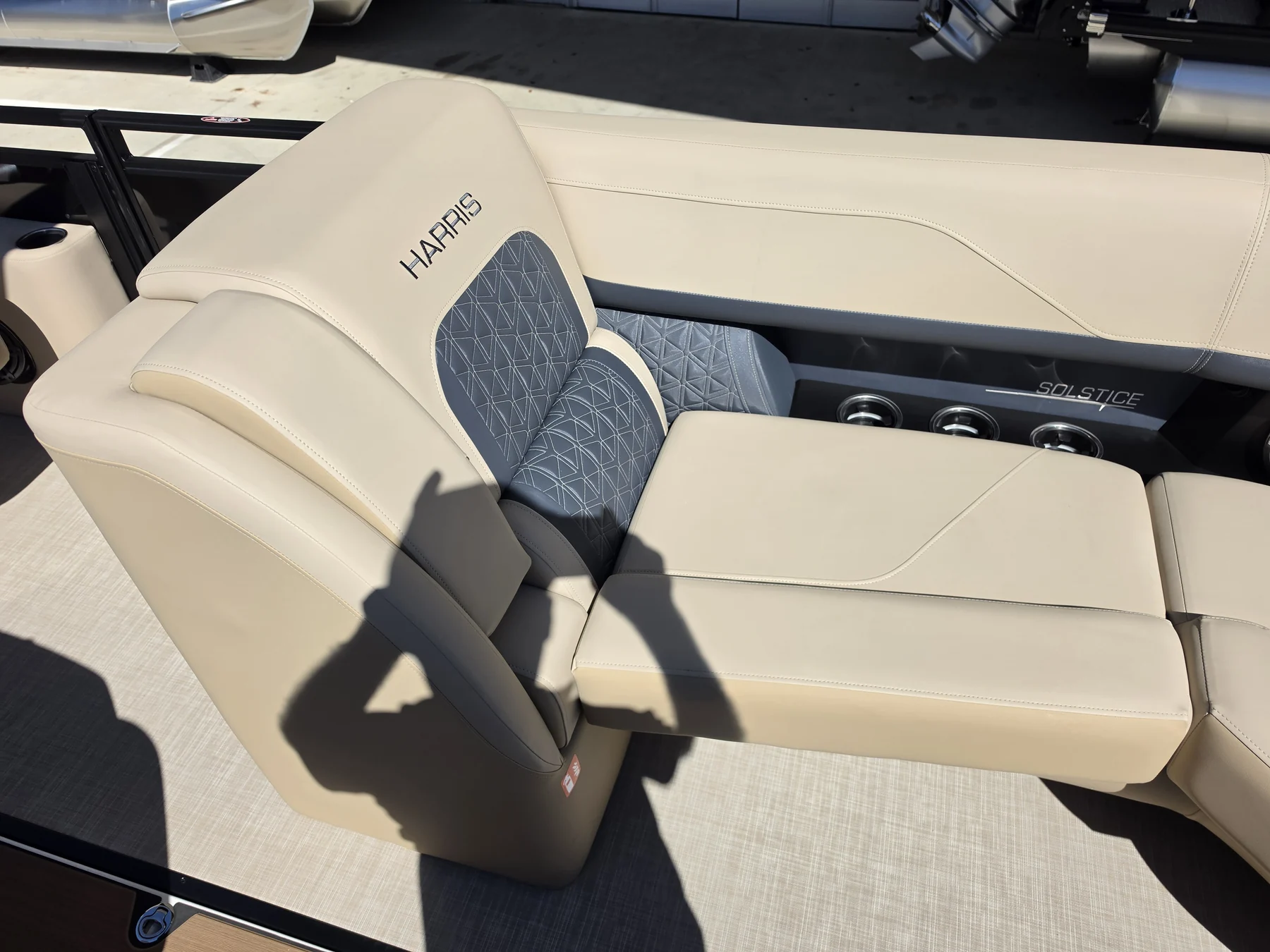 2027 Harris Solstice 230 SLDH photo 10